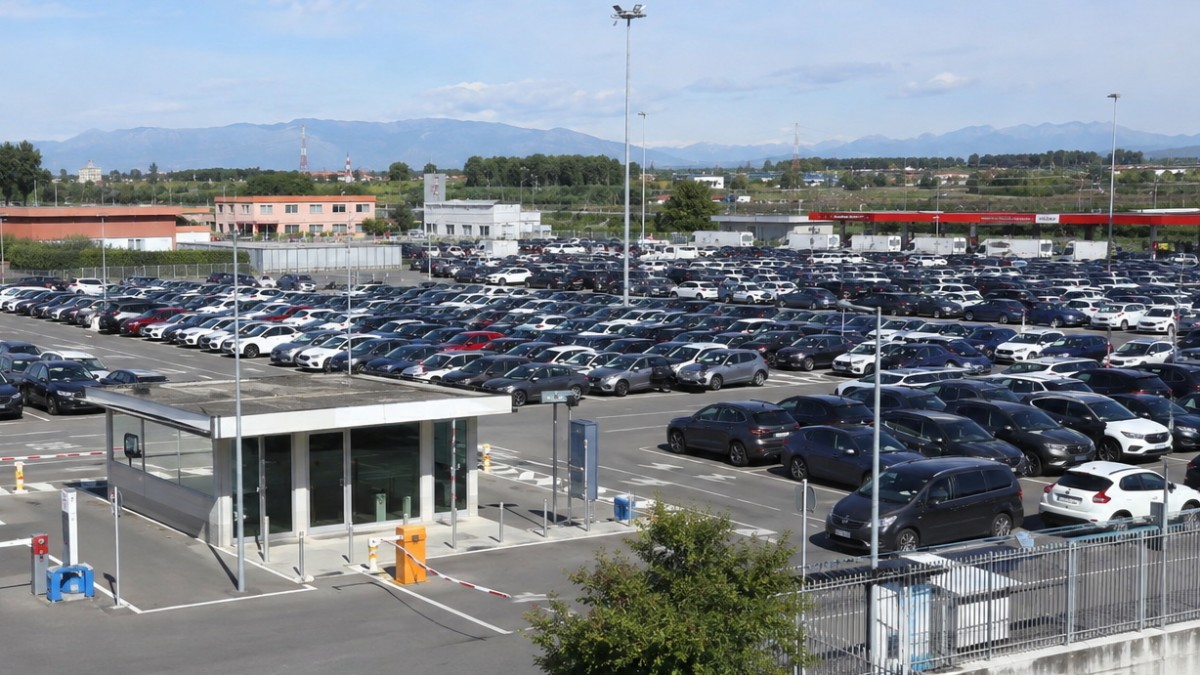 esenzione bollo auto consumatori scelta nefasta si doveva intervenire sul prezzo dei carburanti ricadute pesanti su inflazione e ceti bassi da Ilfattoquotidiano.it esenzione bollo auto consumatori scelta nefasta si doveva intervenire sul prezzo dei carburanti ricadute pesanti su inflazione e ceti bassi