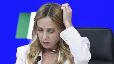 Copertina di Bollo auto, lo stop nel 2027 vale meno di due pieni. E non coprirà la maggior spesa di quest’anno causata dal caro carburanti