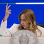 Copertina di Togliere la tassa e non dire come. L’idea che si può governare giocando a mosca cieca