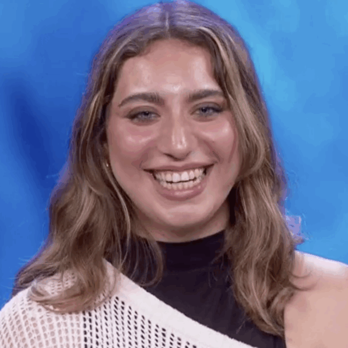 “Mio padre dice che i talent show sono sciocchezze e che ci vanno i raccomandati. Non era d’accordo che fossi qui a X Factor, ma io ci credo”: la storia (e la voce) di Patrizia Napolano strappa quattro “Sì” ai giudici