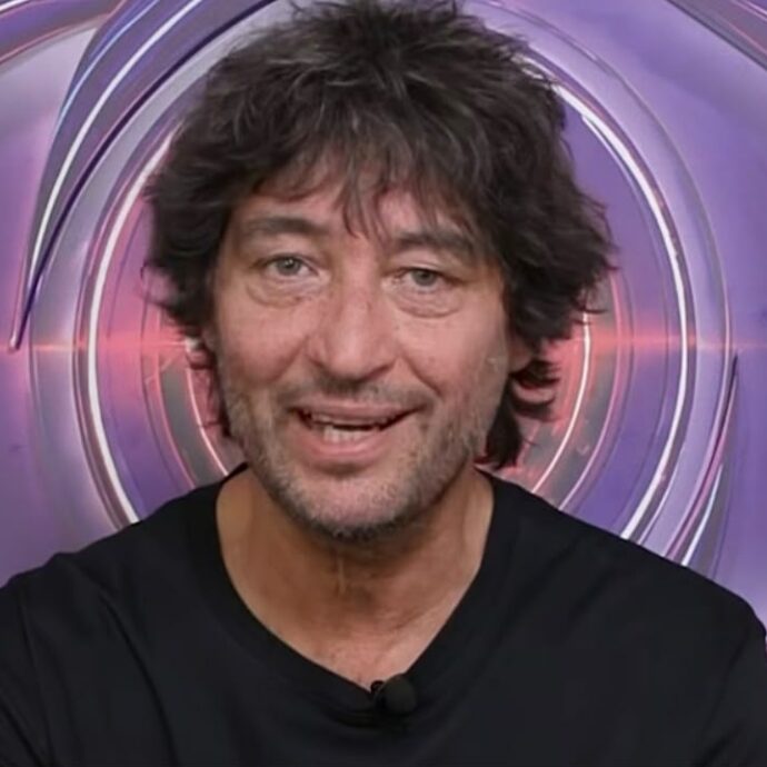 “Il Grande fratello Vip è il militare che non ho fatto. Perché ho accettato? Non è facile lavorare in tv”: così Simone Annicchiarico