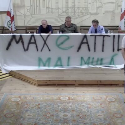 Copertina di Verso Pontida, l’assemblea dei “ribelli” leghisti con Romeo e Fontana: “Zaia scenda dalla gondola e prenda il partito” | Video