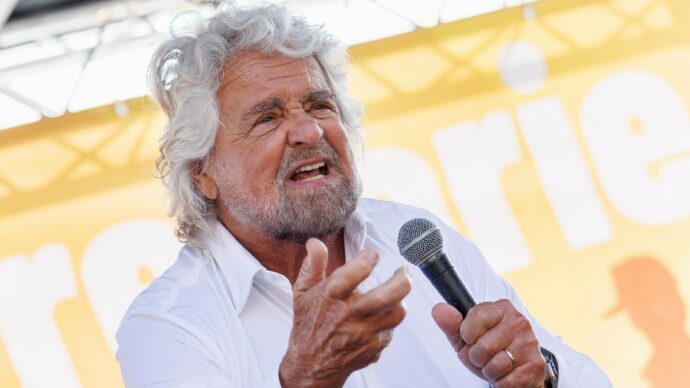 Grillo anti-Conte, Stroppa lo elogia: “Parlò per primo di robot e green”