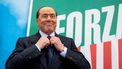 Copertina di L’eterna corsa contro il bollo: B. ci provò tre volte, Renzi una