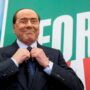 Copertina di L’eterna corsa contro il bollo: B. ci provò tre volte, Renzi una