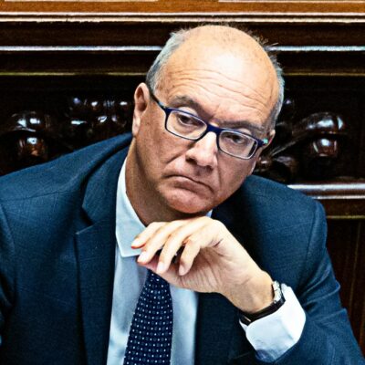 Copertina di Busta con proiettile e minacce al ministro Valditara