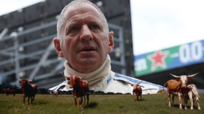 Copertina di L’ex campione di F1 Jody Scheckter riceve una multa da 1,5 milioni per i suoi bufali d’acqua. La tristezza del giudice: “Desiderava che l’azienda diventasse un modello”
