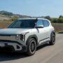Copertina di Kia EV2 Long Range, la prova de Il Fatto.it – Piccola fuori, ma con spazio e autonomia da grande – FOTO