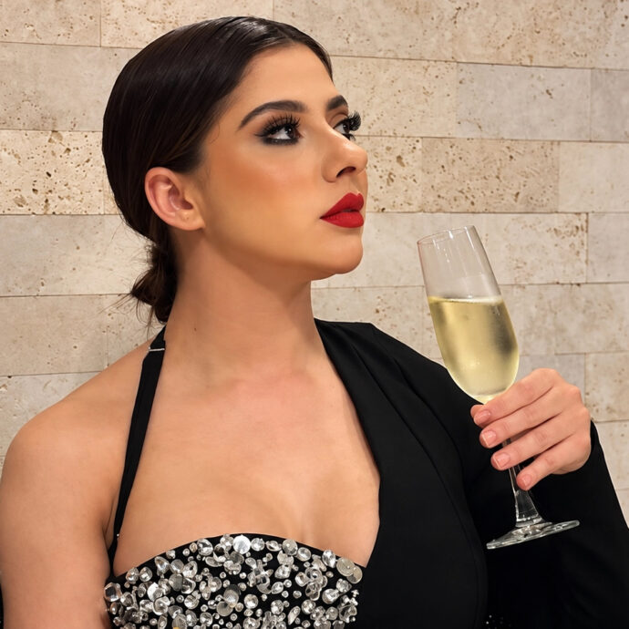Da influencer a presunta “erede” dell’impero della cocaina: chi è Paula Simões, la moglie di Patrick Assisi arrestata. Lei si difende: “Non sono mio marito”