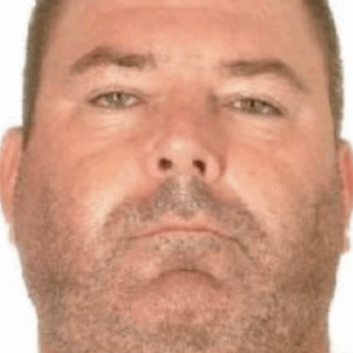 Philip Barry Foster arrestato in Spagna: l’attore della soap “Brookside” era ricercato per una truffa da 16 milioni di euro sulle finte agenzie di modelle