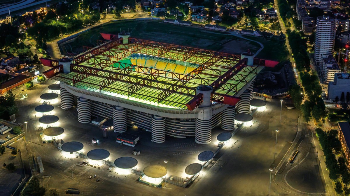 lo stadio san siro compie 100 anni la sua storia il monumento iconico di milano dopo il duomo e la scala l8217estratto da Ilfattoquotidiano.it lo stadio san siro compie 100 anni la sua storia il monumento iconico di milano dopo il duomo e la scala l8217estratto