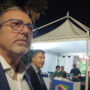 Copertina di Delmastro sfotte Ranucci: “Chi trova un Lavitola trova un tritolo”. E sulle chat con Caroccia: “Non temo nulla”