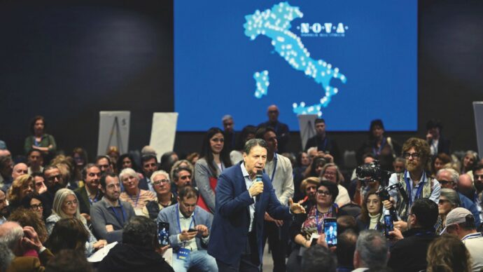 Programma, la base 5S al voto: “Armare Kiev è un fallimento”