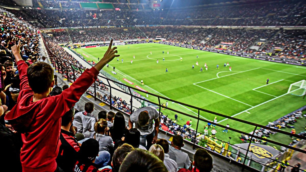 san siro compie cent8217anni invece di festeggiarlo gli faranno la festa il piccone avr224 la meglio e milano perder224 un pezzo di s233 da Ilfattoquotidiano.it san siro compie cent8217anni invece di festeggiarlo gli faranno la festa il piccone avr224 la meglio e milano perder224 un pezzo di s233