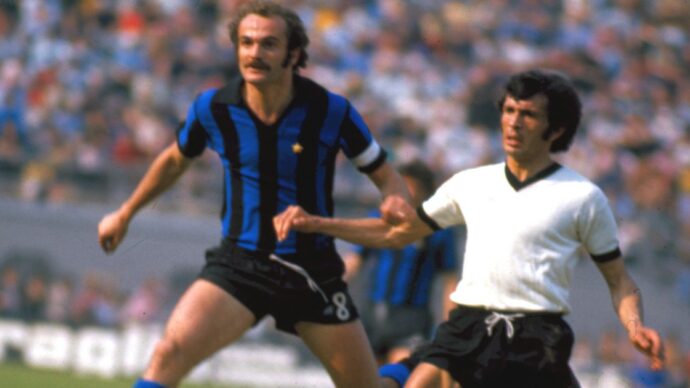 Sandro Mazzola morto a 83 anni: è stato l’emblema della Grande Inter. “Ha scritto la storia in maniera indelebile”