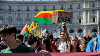 Copertina di Roma, in migliaia in  piazza   per Spin Time: “Difendiamoci  dalla speculazione edilizia”