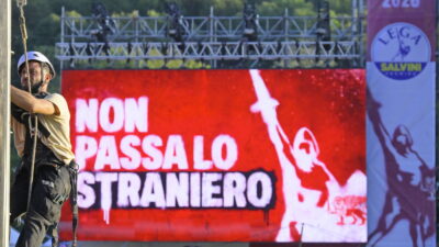 Copertina di Pontida, il pratone della Lega intitolato a Bossi. Zaia: “Il segretario c’è già, ma il Nord ha bisogno di risposte” | Diretta