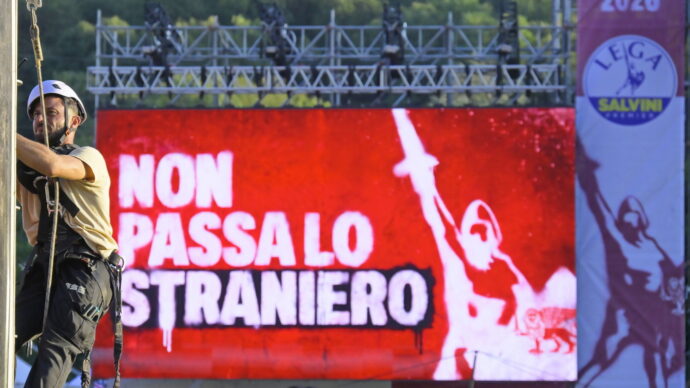 Pontida, il pratone della Lega intitolato a Bossi. Zaia: “Il segretario c’è già, ma il Nord ha bisogno di risposte”