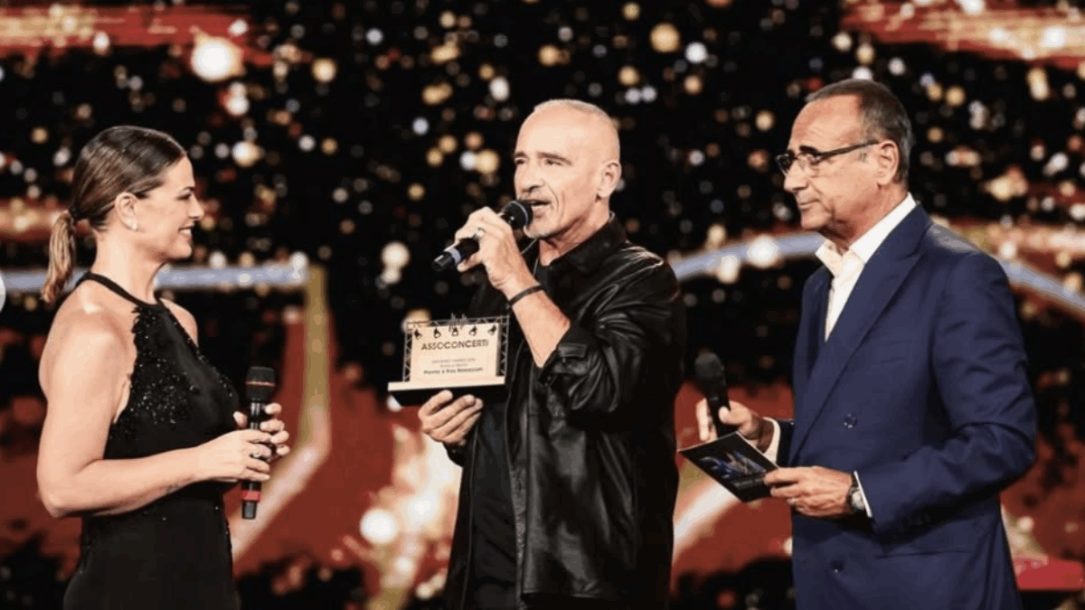 “Tanti hanno pregato per me per la mia operazione, ma dobbiamo pregare per i bambini sotto le macerie. Dimentichiamo chi soffre per la guerra”: così Eros Ramazzotti a Byd Music Awards
