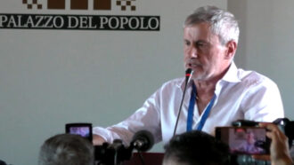 Copertina di La profezia di Alemanno: “Avremo Vannacci premier entro dieci anni. Ma non dobbiamo fare i moderati e andare al centro”