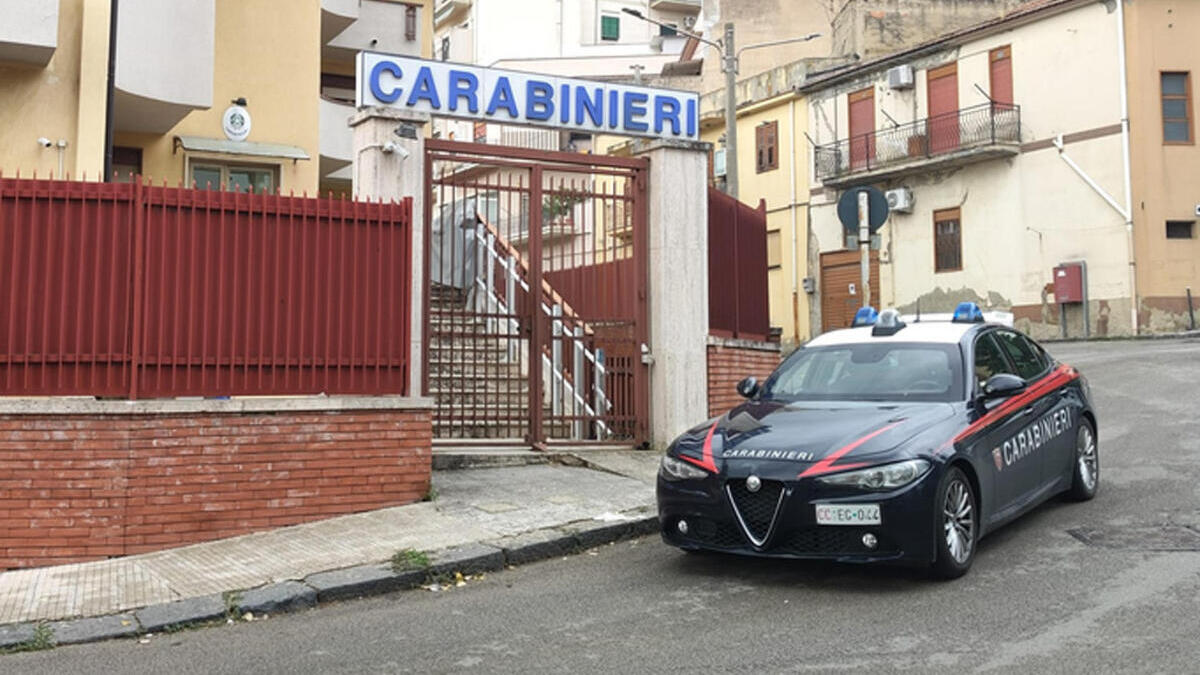baldissero d8217alba proprietario di casa spara a intrusi nel cortile un morto da Ilfattoquotidiano.it baldissero d8217alba proprietario di casa spara a intrusi nel cortile un morto