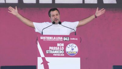 Copertina di Salvini sfida i padani e va  a congresso per blindarsi