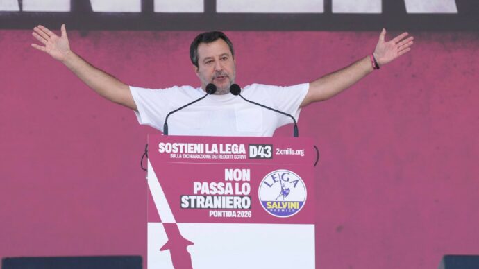 Salvini sfida i padani e va  a congresso per blindarsi