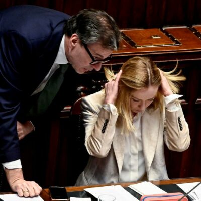 Copertina di Tripletta flat tax, l’idea irrealistica per fare  aumentare gli stipendi