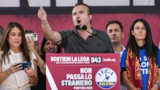 Copertina di Molinari attacca Vannacci: “Ha un programma che ricorda il fascismo”. Ma la base leghista lo contesta: “Lo avete voluto voi”