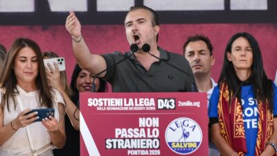 Copertina di Molinari attacca Vannacci: “Ha un programma che ricorda il fascismo”. Ma la base leghista lo contesta: “Lo avete voluto voi”