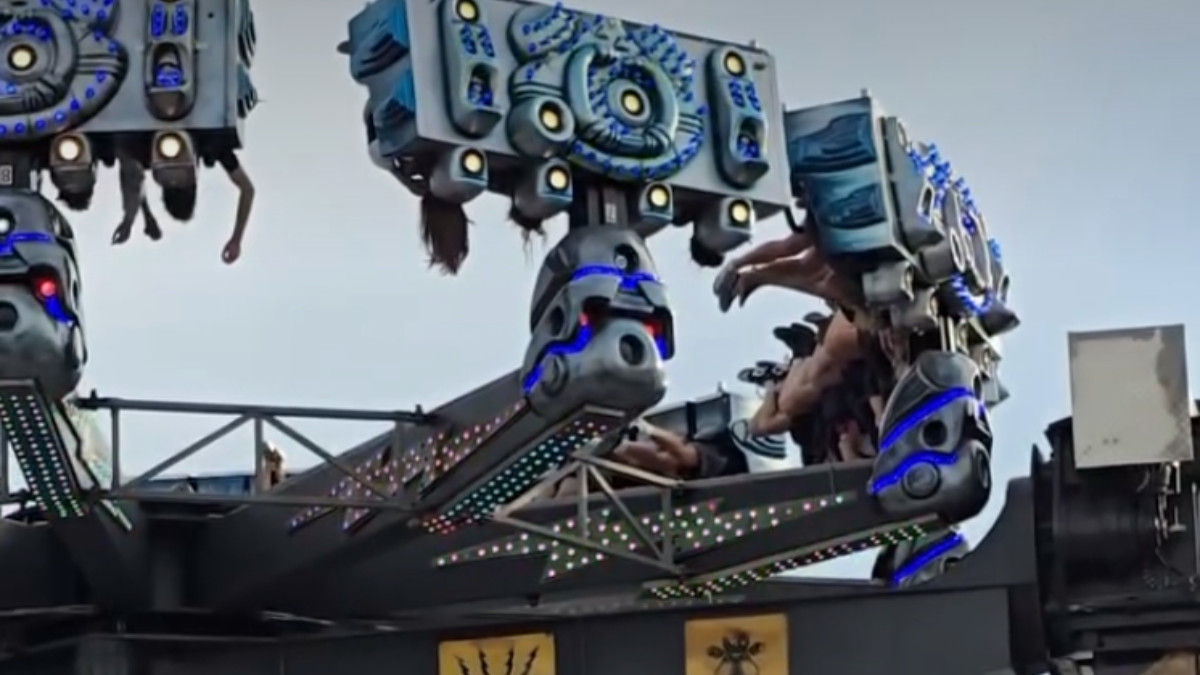 la giostra predator si blocca all8217improvviso passeggeri sospesi a testa in gi249 per cinque minuti all8217oktoberfest da Ilfattoquotidiano.it la giostra predator si blocca all8217improvviso passeggeri sospesi a testa in gi249 per cinque minuti all8217oktoberfest