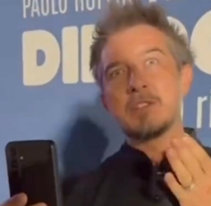 “Io di mestiere faccio il coglione, tu di mestiere fai il pezzo di me***. Ti becchiamo”: Paolo Ruffini risponde con un video al truffatore che ha sottratto 4000 euro a una fan fingendosi lui