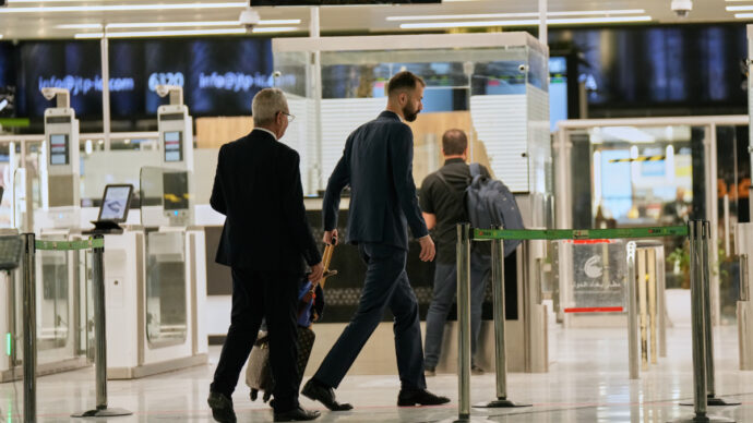 Gli Usa: “Dal 23 settembre le compagnie aeree iraniane saranno bloccate in tutto il mondo”