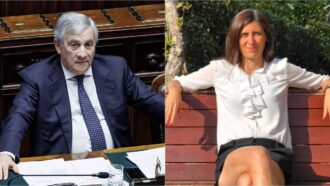 Copertina di Tajani sommerso dalle critiche per le frasi sessiste sulle donne “affidabili”: “Non volevo offendere”. Anche Appendino posta foto in minigonna