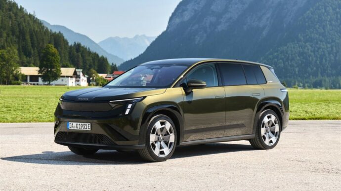 Škoda Peaq, l’ammiraglia elettrica. Sette posti e oltre 600 km di autonomia – FOTO