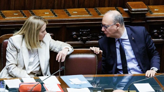 Tetto agli stranieri in classe, l’ex capo dipartimento del ministero: “Non è realizzabile. Se in una zona vivono per lo più migranti dove li mandiamo?”