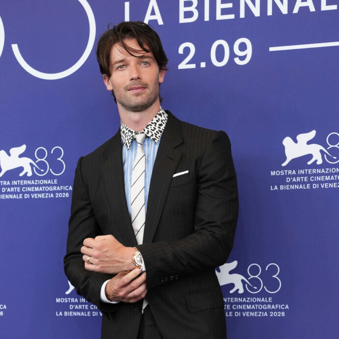 “Tra cento anni probabilmente saremo tutti morti e caduti nell’oblio. Nessuno si ricorderà di nulla, perché sprechiamo tempo ad occuparcene?”: parla Patrick Schwarzenegger