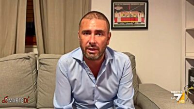 Copertina di Di Battista in video a La7: “Sto bene, sempre meglio. Tornerò prestissimo”