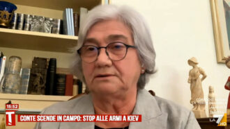 Copertina di Bindi a Conte: “Ucraina? Non puoi rappresentare solo il M5s se vuoi essere l’interprete di tutta la coalizione”. Su La7