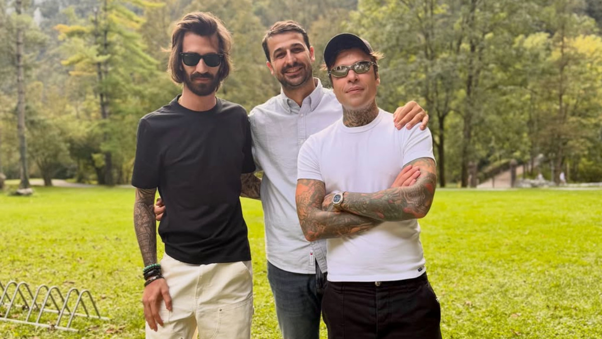 fedez in montagna con la compagna giulia honegger e il piccolo edoardo lupo e nelle foto spunta leonardo maria del vecchio da Ilfattoquotidiano.it fedez in montagna con la compagna giulia honegger e il piccolo edoardo lupo e nelle foto spunta leonardo maria del vecchio