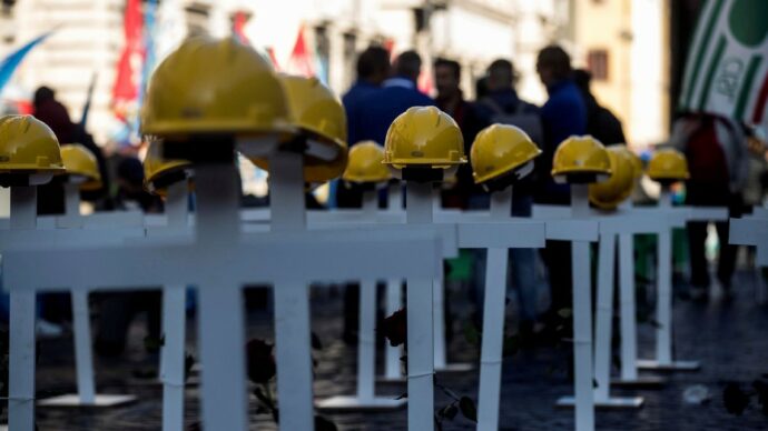 Ogni giorno 3 morti sul lavoro, nove vittime tra gli studenti