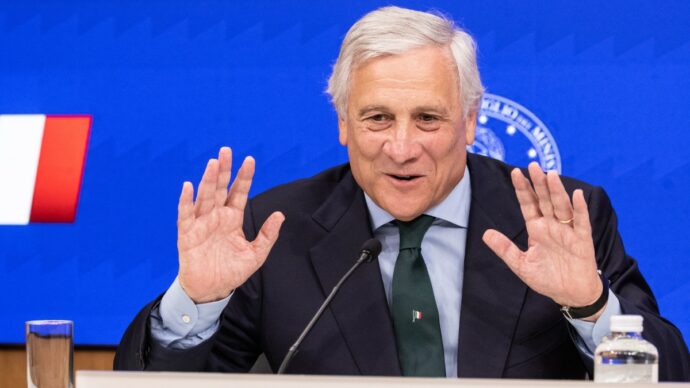 Perché sulla ‘gonna di Tajani’ il vero disastro l’ha fatto il centrosinistra