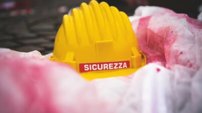 Copertina di Lombardia, un morto e un ferito sul lavoro