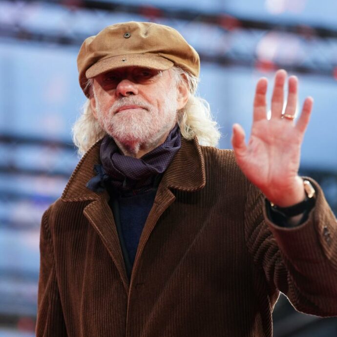 “Macklemore ha coraggio, ma su Ed Sheeran non mi permetto di giudicare. Ogni artista sceglie cosa dire e quando dirlo”: Bob Geldof si schiera (a metà)