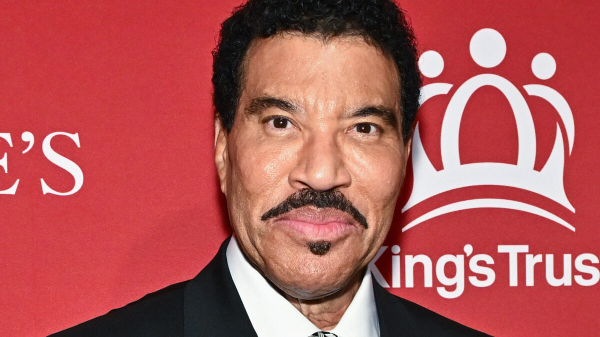 lionel richie per la terza volta ricoverato in ospedale il cuore del re della disco cede ancora il tour viene cancellato da Ilfattoquotidiano.it lionel richie per la terza volta ricoverato in ospedale il cuore del re della disco cede ancora il tour viene cancellato
