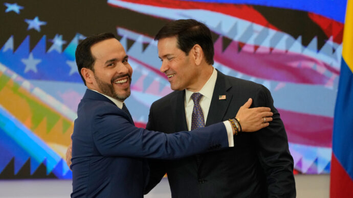 Colombia, a cena con Rubio il presidente suggella la strategia contro la guerriglia (e la sua messinscena)