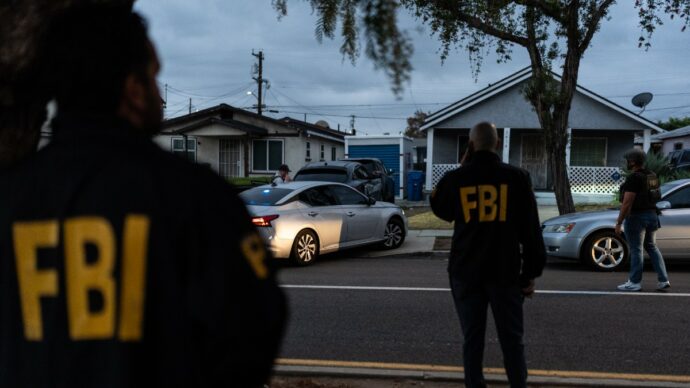 Nomi, indirizzi e incarichi: gli hacker di ShinyHunters rivendicano di aver rubato all’Fbi i dati personali di 5mila agenti