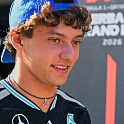 Copertina di Antonelli vede il Mondiale ma non cambia, lo scherzo nel paddock a Norris e Hamilton: “È l’unico modo che conosco per non perdere il focus”
