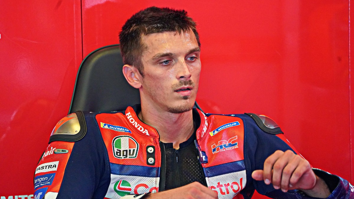 ho molto dolore ho provato a evitarlo ma mi 232 arrivato sul petto paura per luca marini colpito da un pezzo di moto a oltre 200 km h da Ilfattoquotidiano.it ho molto dolore ho provato a evitarlo ma mi 232 arrivato sul petto paura per luca marini colpito da un pezzo di moto a oltre 200 km h