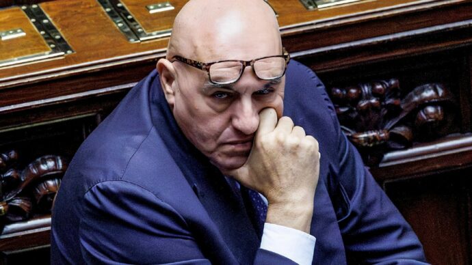 Soldati in Arabia, Crosetto evita l’informativa in aula